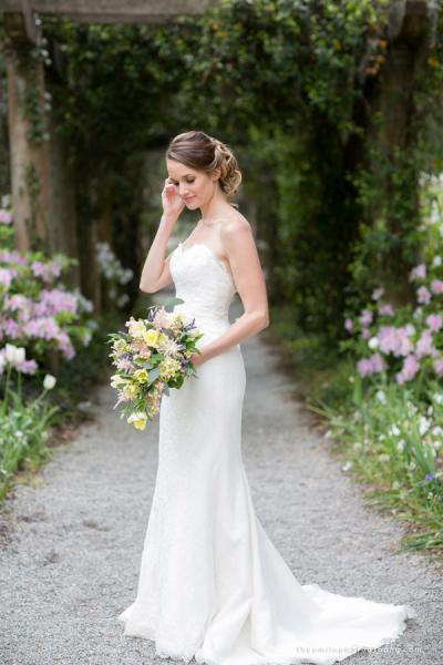 Picture perfect in Rosemary's mixed lace trumpet silhouette. Photography: Theo Milo Photography.