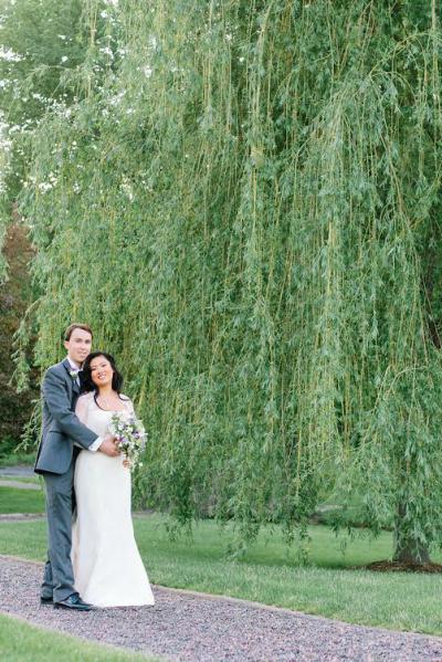 A beautiful bride in Amy Kuschel's romantic Rosemary wedding dress. Photography: DOLA Photography.