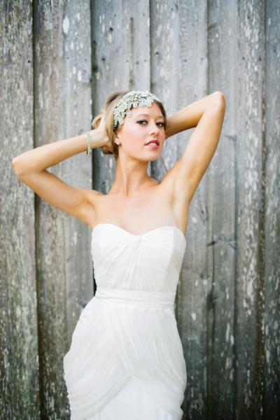 Hemingway's swing style silhouette is inspired by the films of the 1940's. Perfect for a rustic elegance wedding. Photography: Juliet Elizabeth Photography.