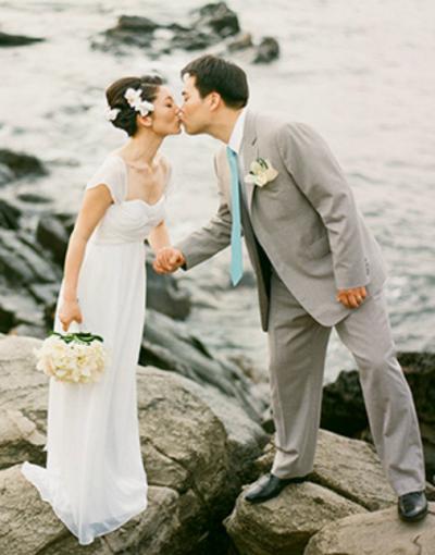 Love in Maui! Heidi wears Margherita by Amy Kuschel. Photo courtesy of Jana Morgan.