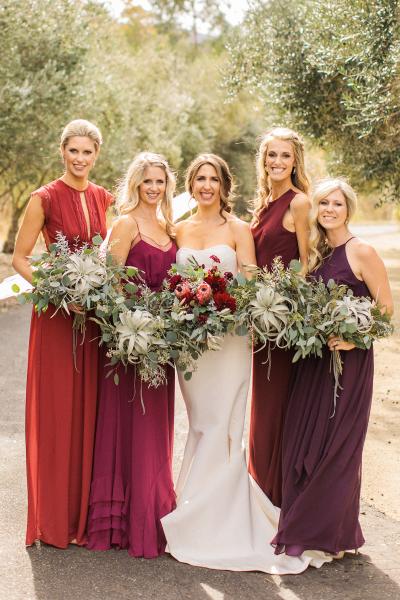 Bridal babe in Lennon with her bridesmaids. Wedding dress: Amy Kuschel San Francisco, Photo: Kristyn Villars Photography