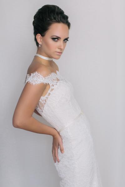 Pfeiffer, Amy Kuschel lace wedding gown made in San Francisco. Photo: Modern Love Photography, Hair & Makeup: Lindsay Skog