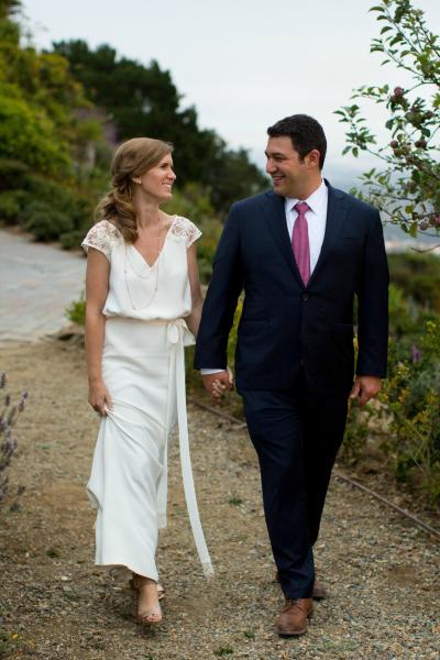 The bride wears Amy Kuschel's Luna wedding dress. Photography: Dustin Cantrell
