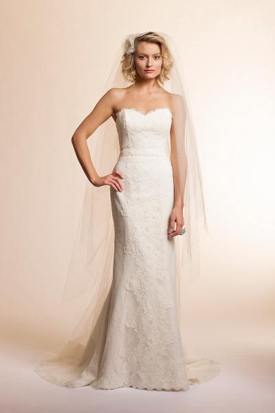 Amy Kuschel San Francisco: Rosemary lace gown.